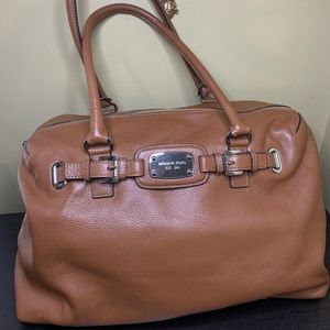 Micheal Kors Weekender Tan